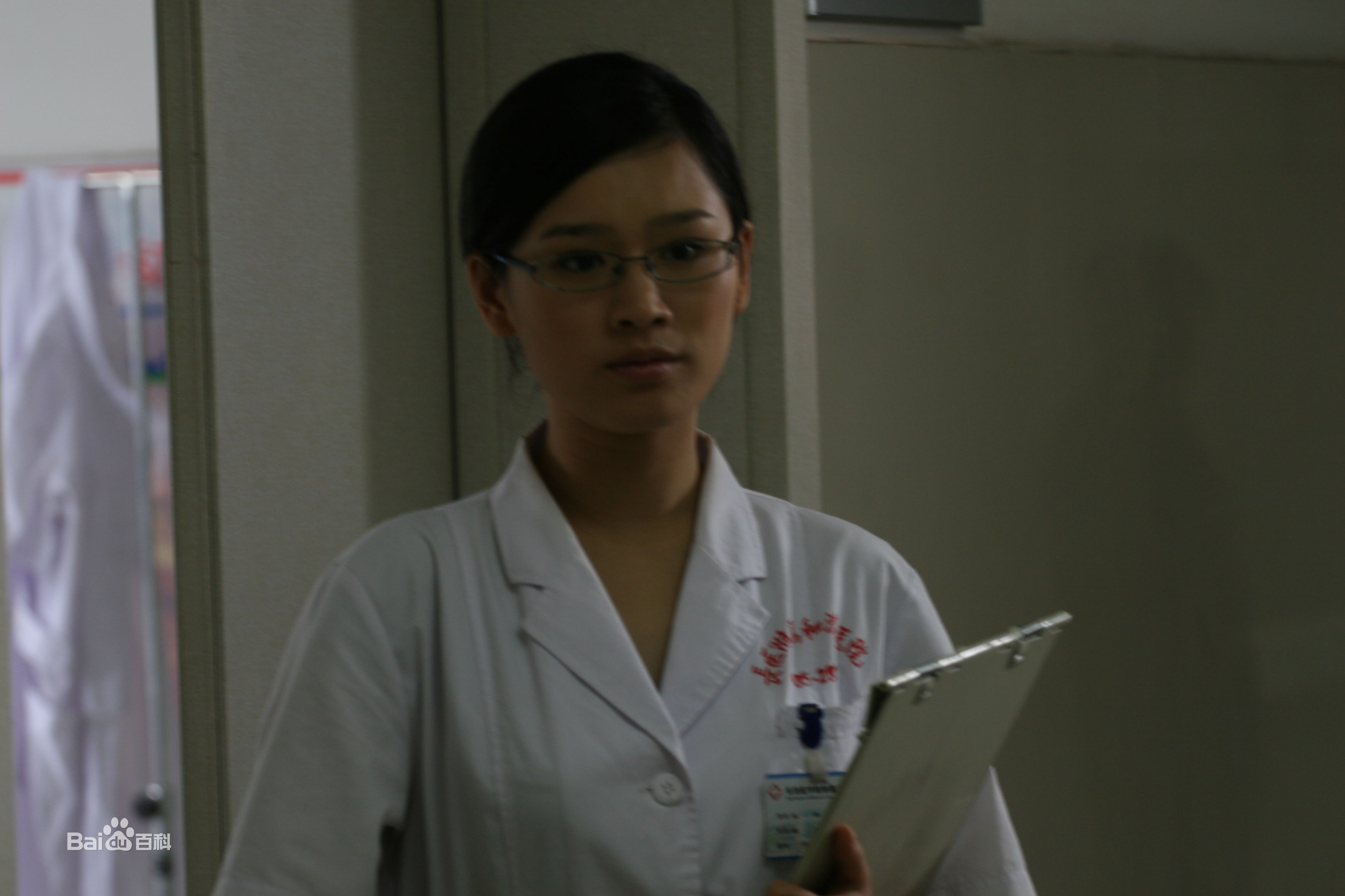 黄白露(Huang Bailu, lulu)在《骗你上天堂》饰何虹中的