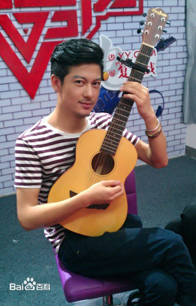 精选白穆(Bai Mu)在《2013快乐男声》中的图册