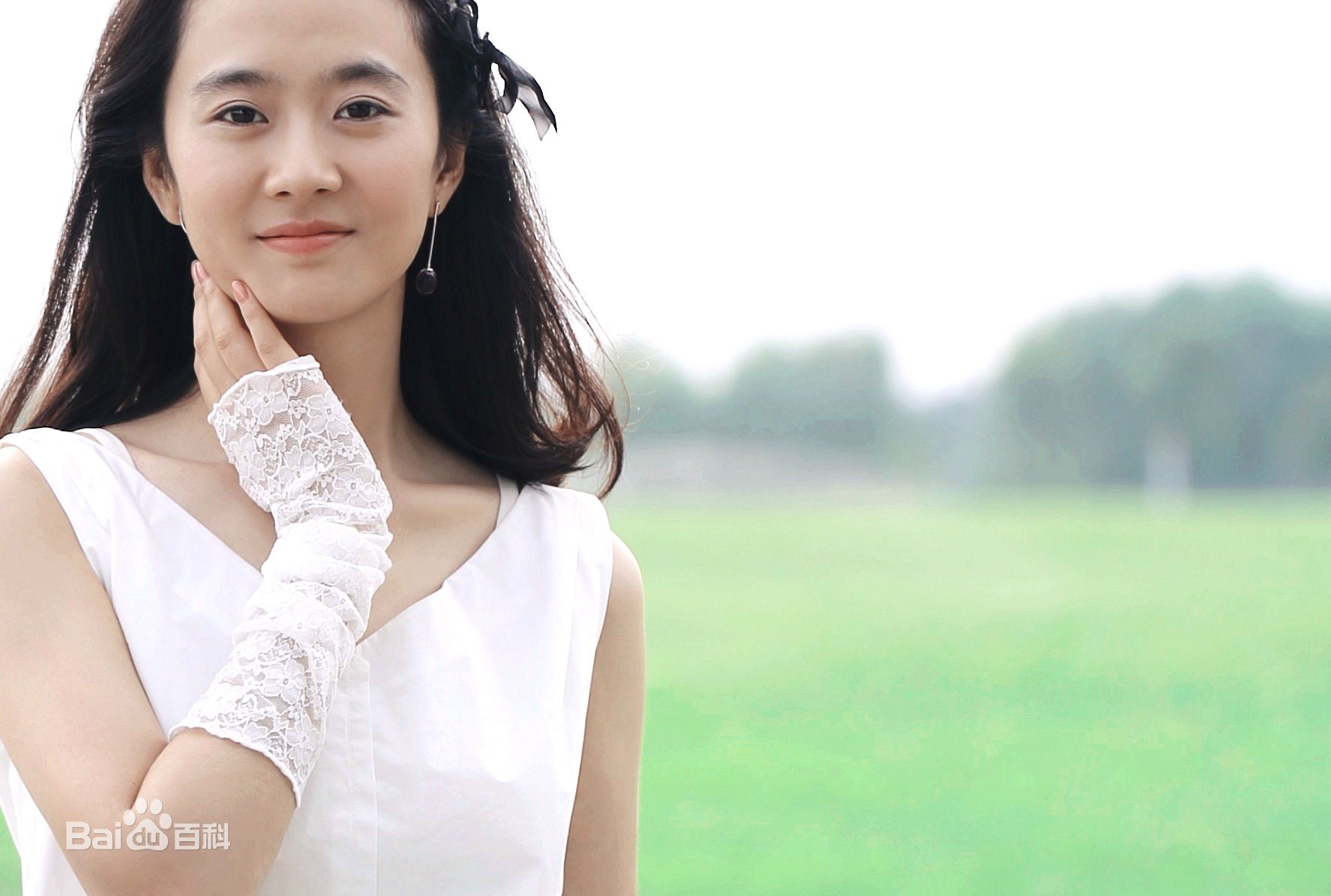 孙梅竞最新清新壁纸