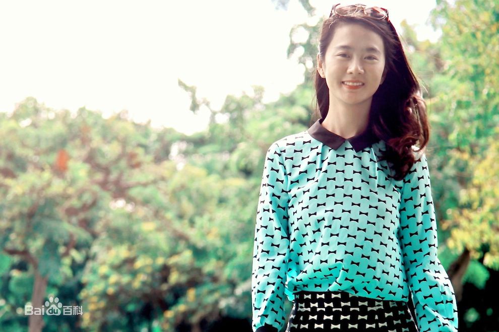 孙梅竞最新清新壁纸