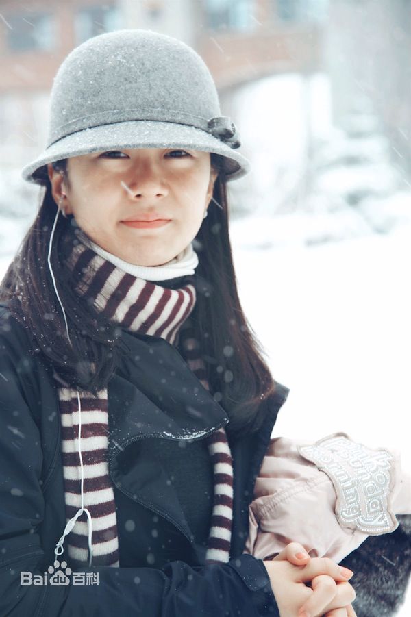 孙梅竞最新清新壁纸