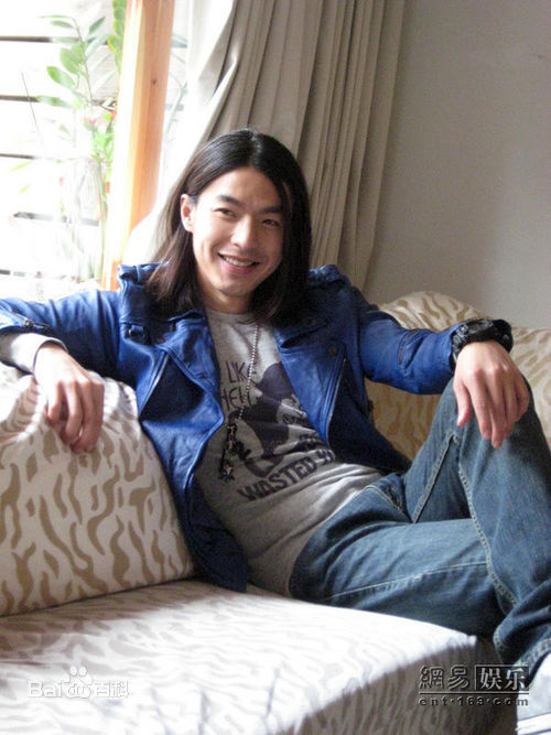 李威生活照图册