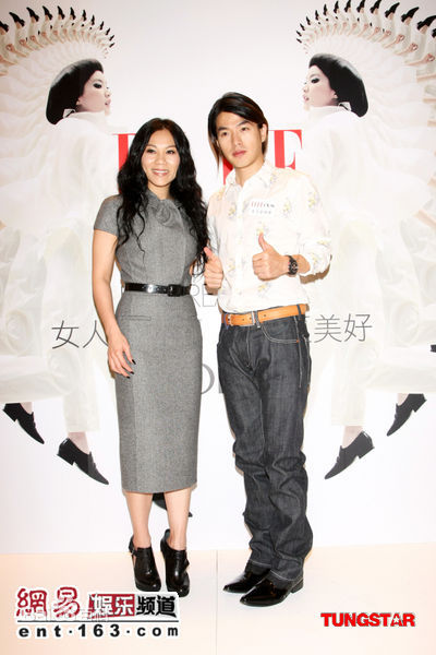 李威生活照图册