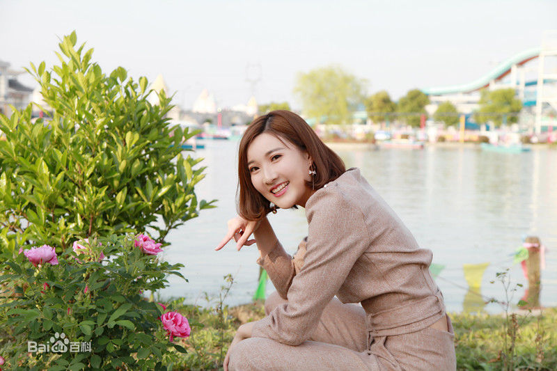 范雨彤(Lucky)生活照性感图片壁纸