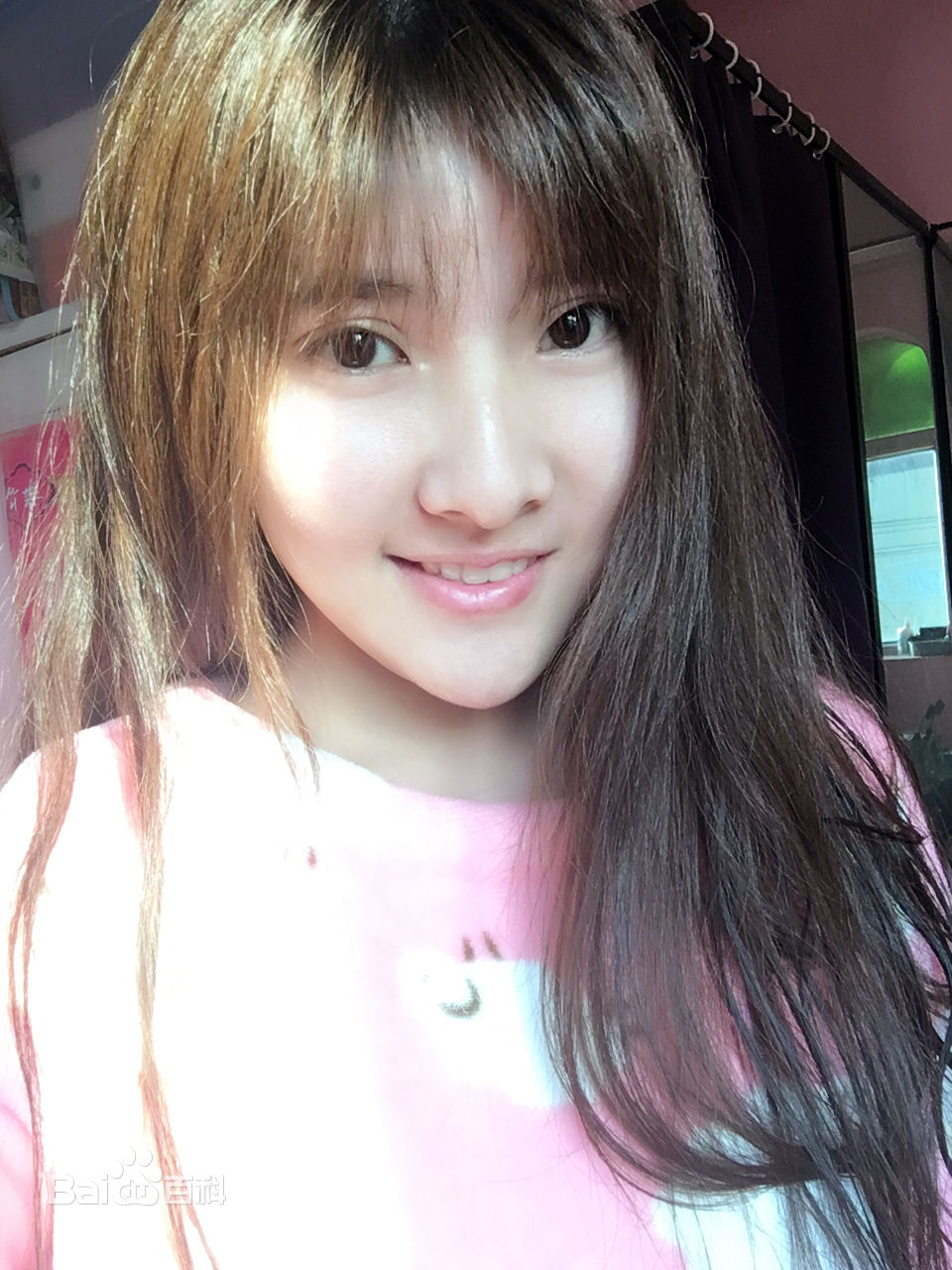 范雨彤(Lucky)生活照性感图片壁纸