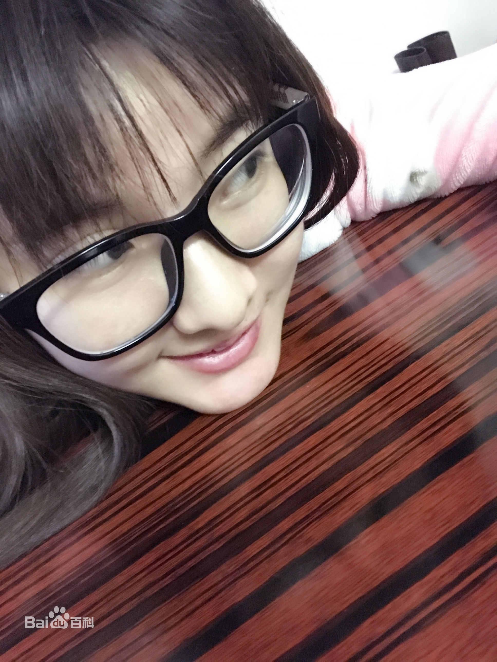 范雨彤(Lucky)生活照性感图片壁纸