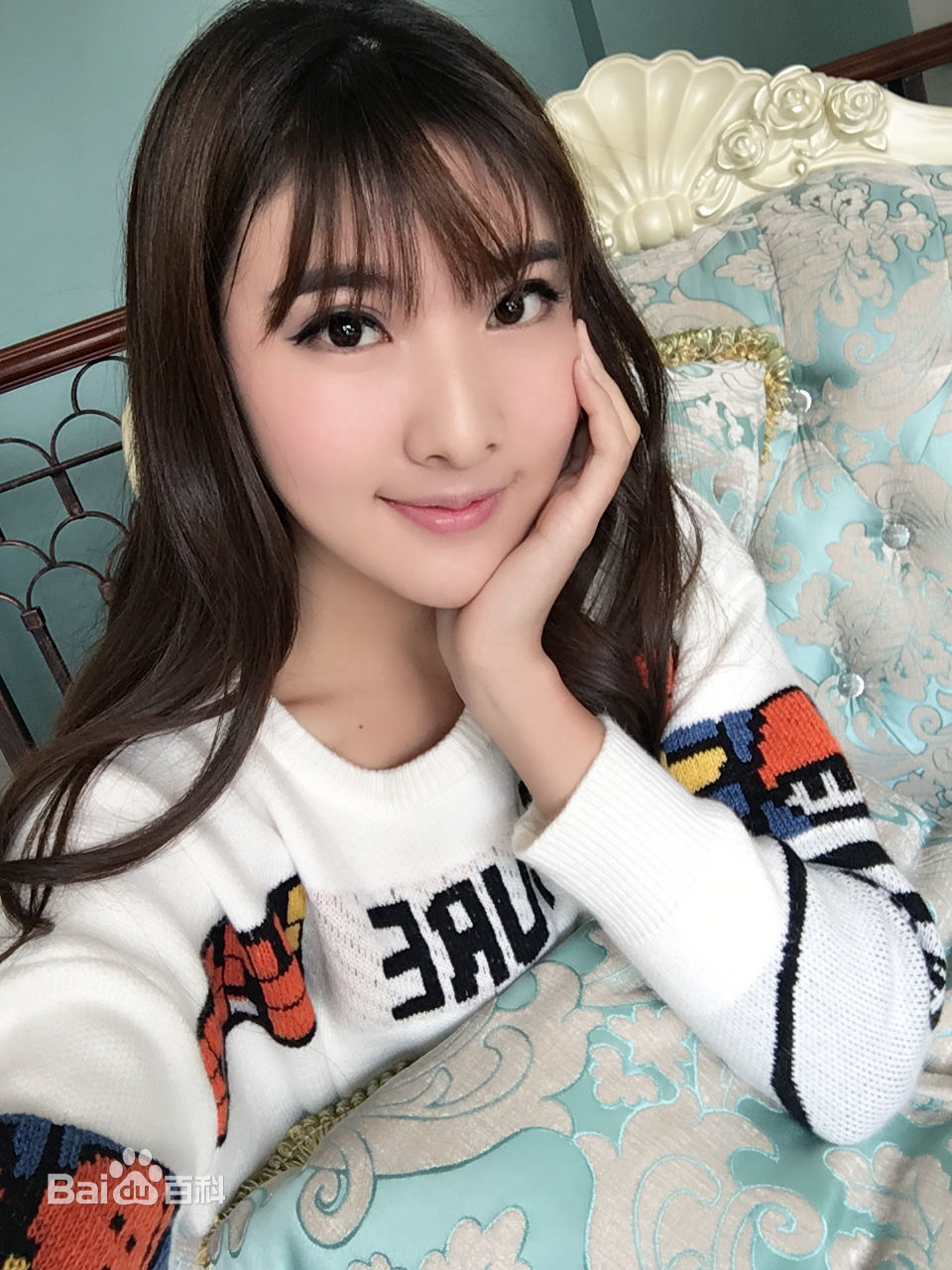 范雨彤(Lucky)生活照性感图片壁纸