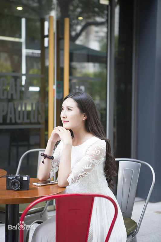 范雨彤(Lucky)生活照性感图片壁纸