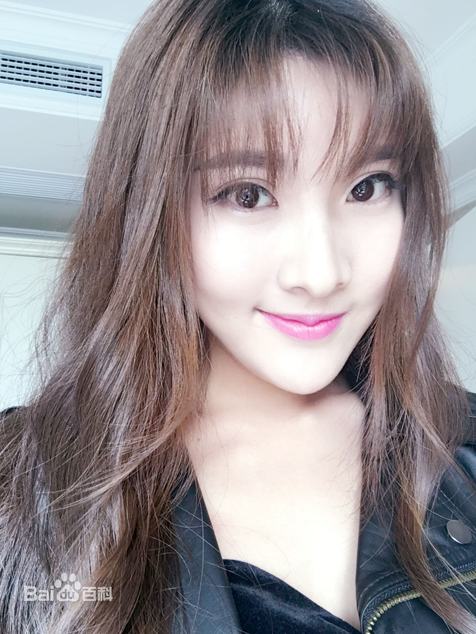 范雨彤(Lucky)生活照性感图片壁纸