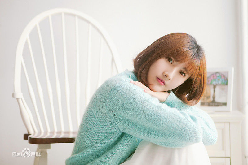 范雨彤(Lucky)生活照性感图片壁纸