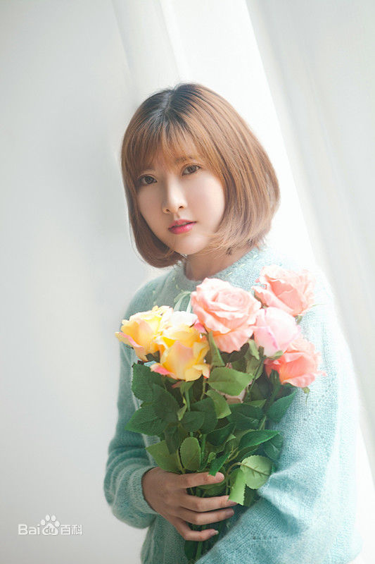 范雨彤(Lucky)生活照性感图片图集