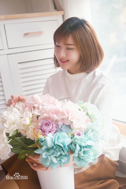 范雨彤(Lucky)生活照性感图片图集