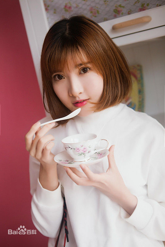 范雨彤(Lucky)生活照性感图片图集