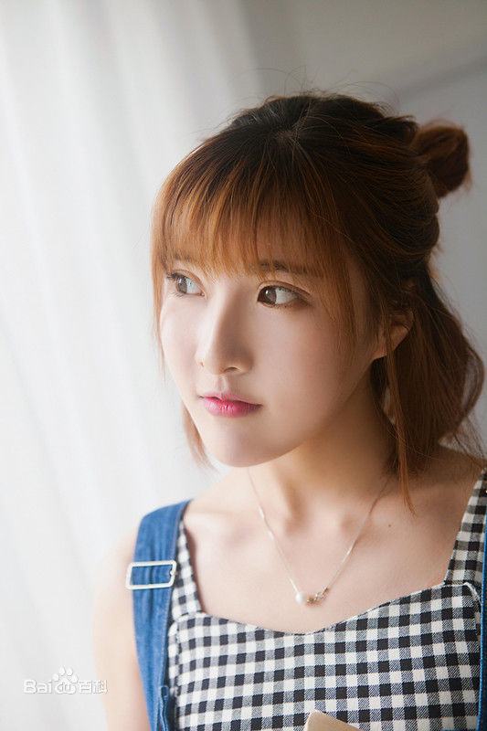 范雨彤(Lucky)生活照性感图片图集