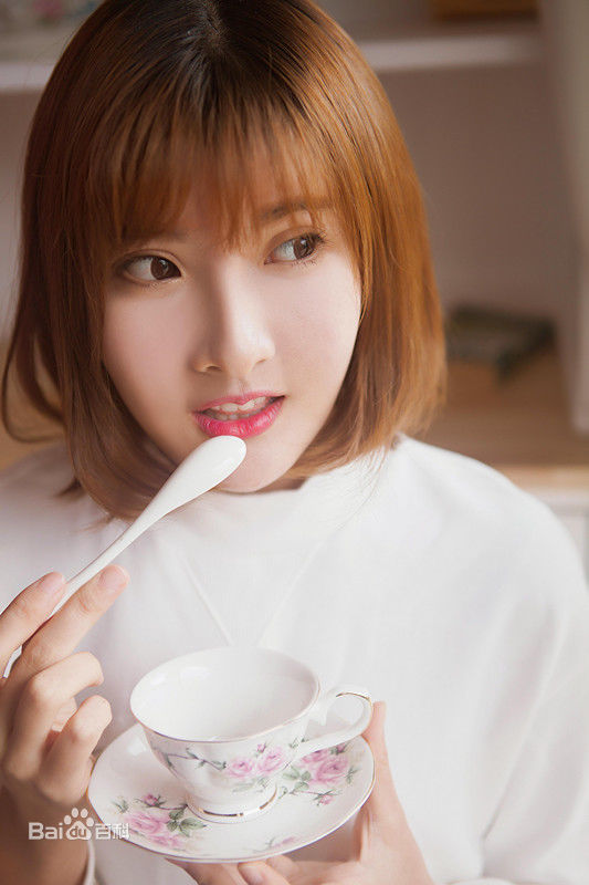 范雨彤(Lucky)生活照性感图片图集