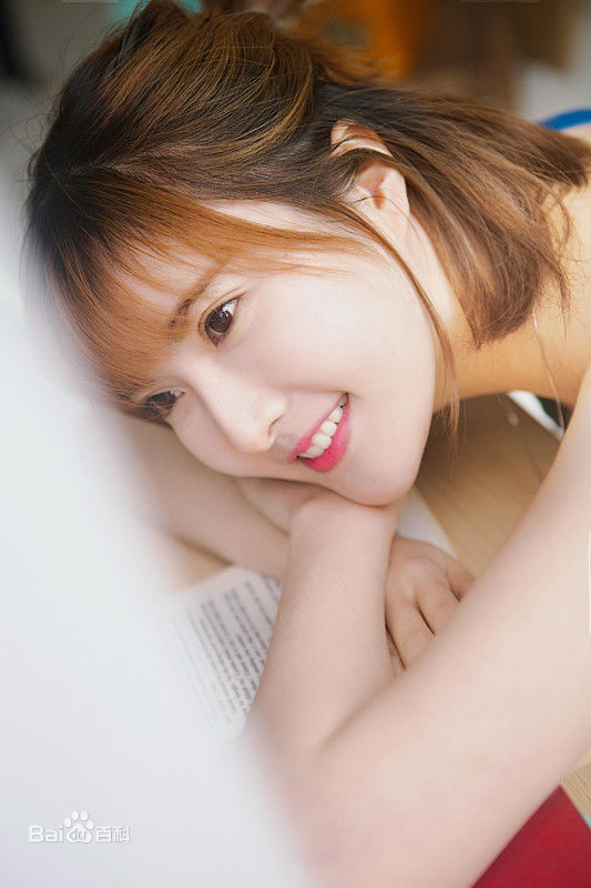 范雨彤(Lucky)生活照性感图片图集