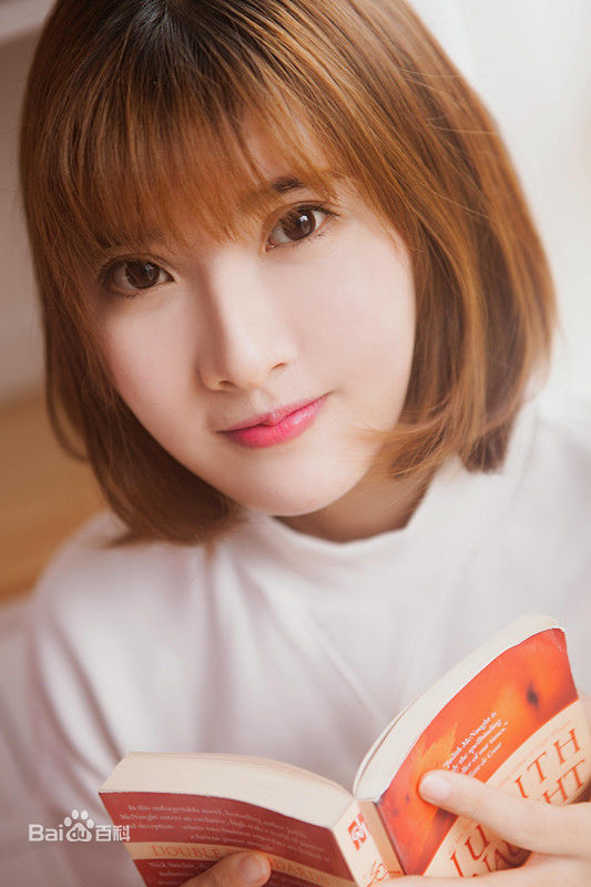 范雨彤(Lucky)生活照性感图片图集