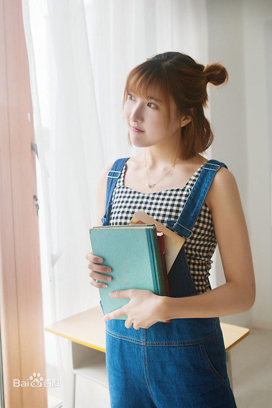 范雨彤(Lucky)生活照性感图片图集