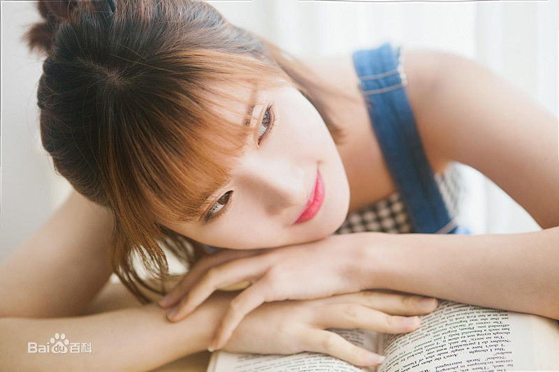 范雨彤(Lucky)生活照性感图片图集