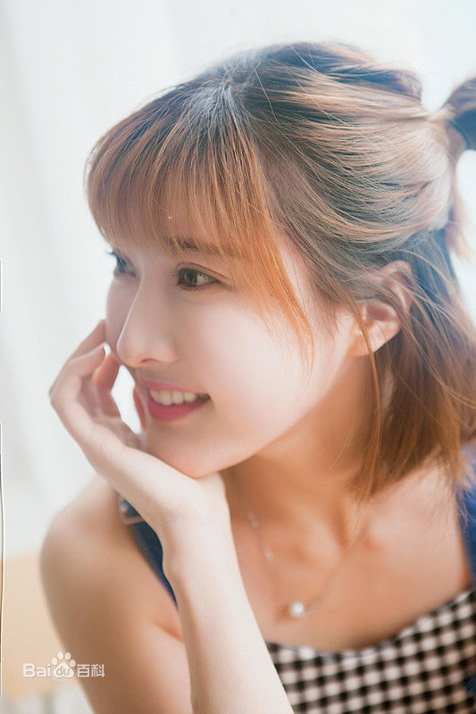 范雨彤(Lucky)生活照性感图片图集