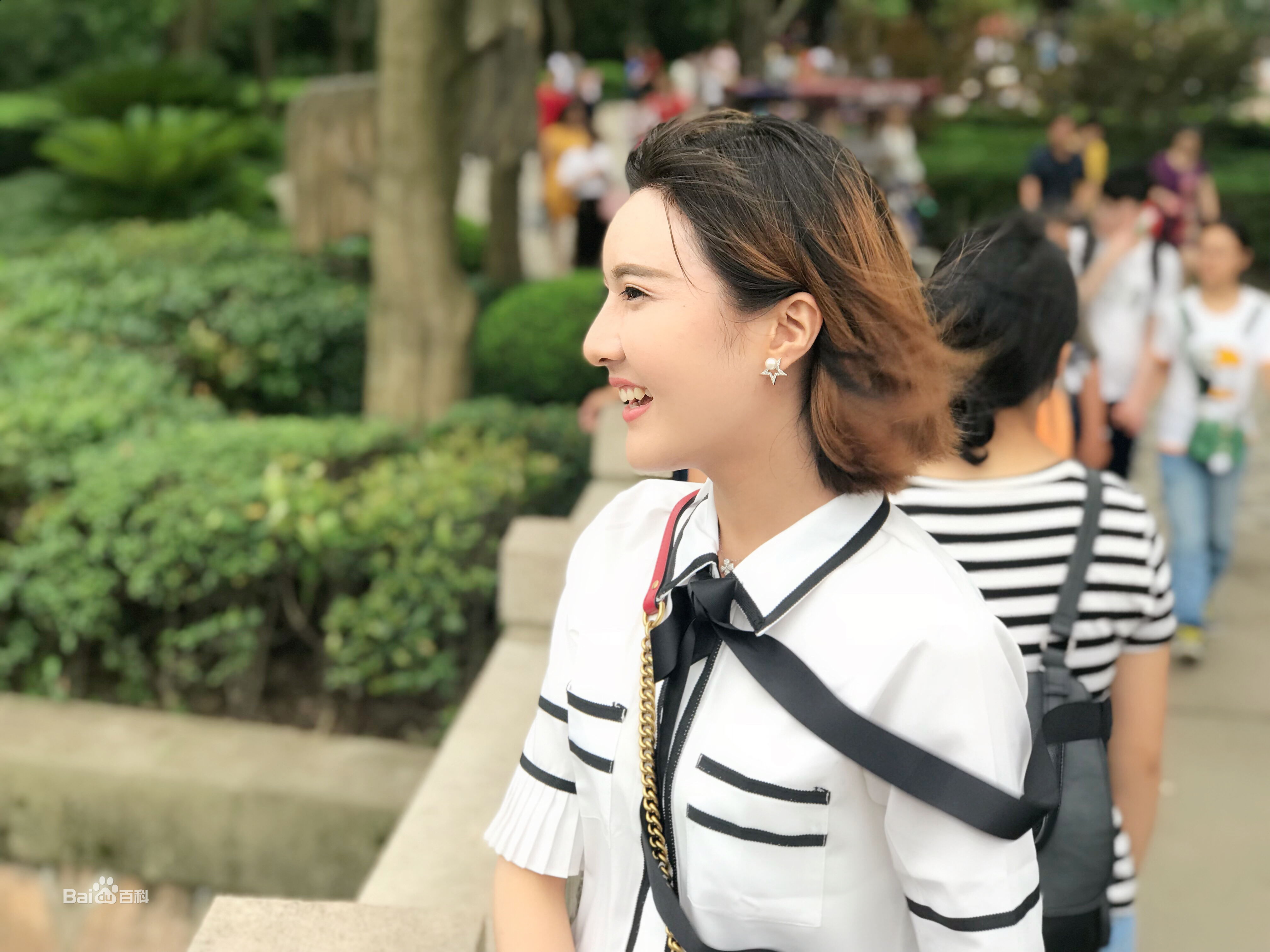 范雨彤(Lucky)生活照素颜照相册