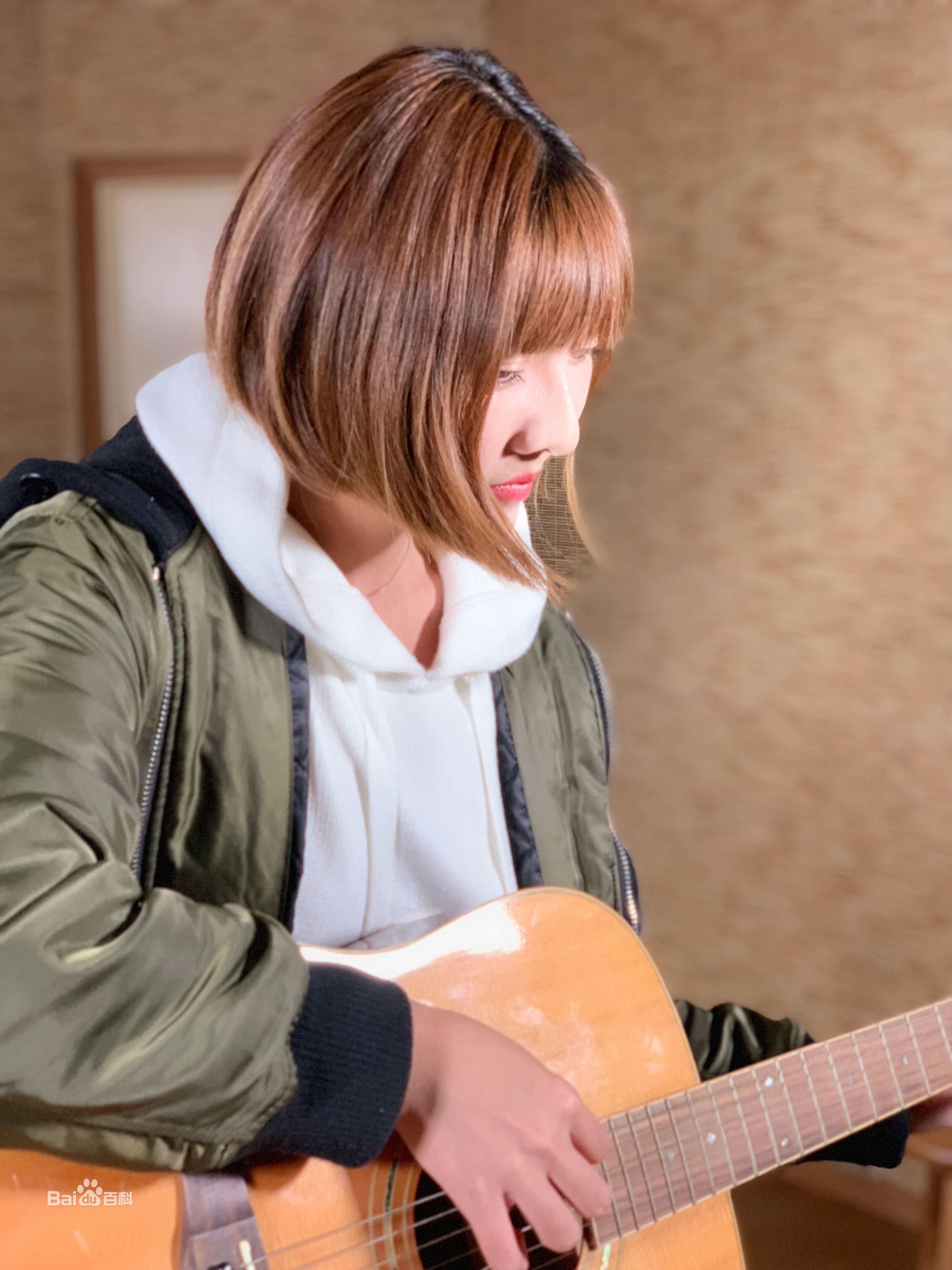 范雨彤(Lucky)出席活动生活照