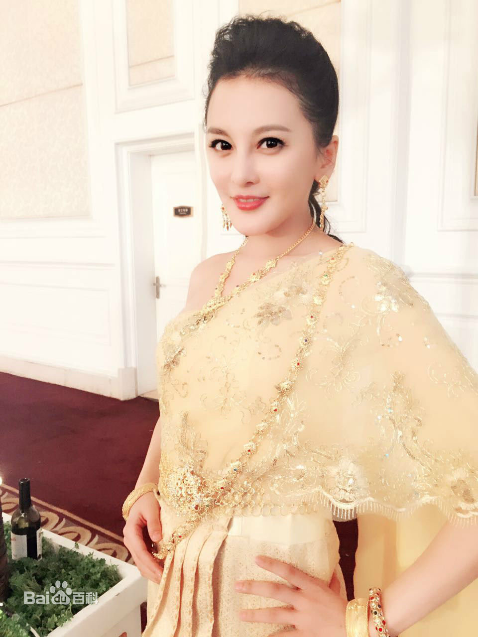 最新吴谨西性感图片