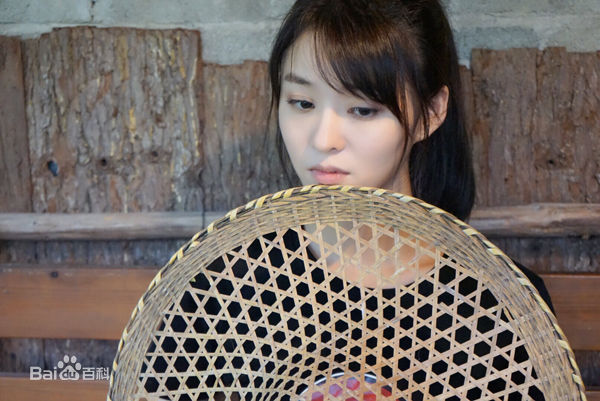 王佳宇生活照素颜照相册