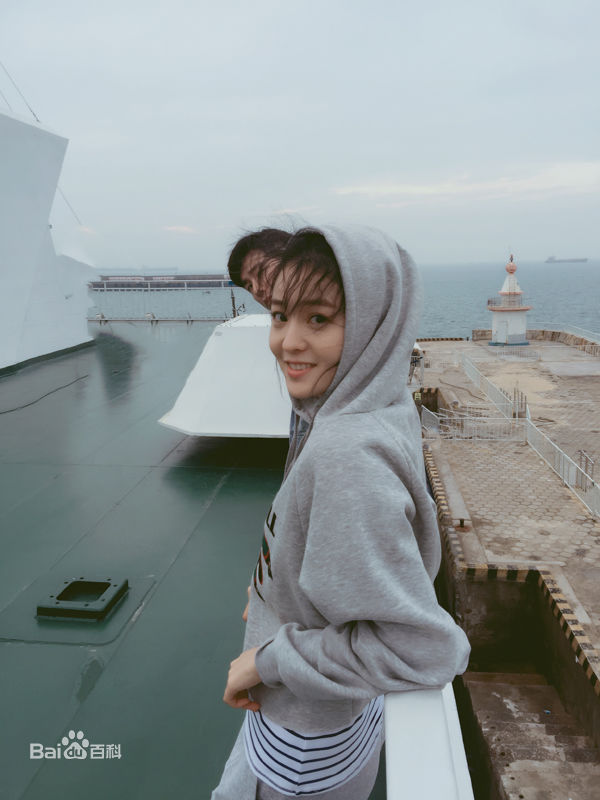 王佳宇生活照素颜照相册