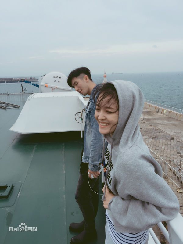 王佳宇生活照素颜照相册