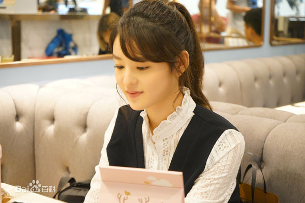 王佳宇生活照素颜照相册