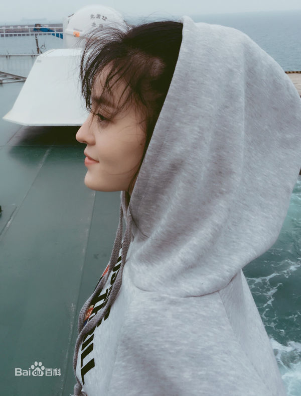 王佳宇生活照素颜照相册