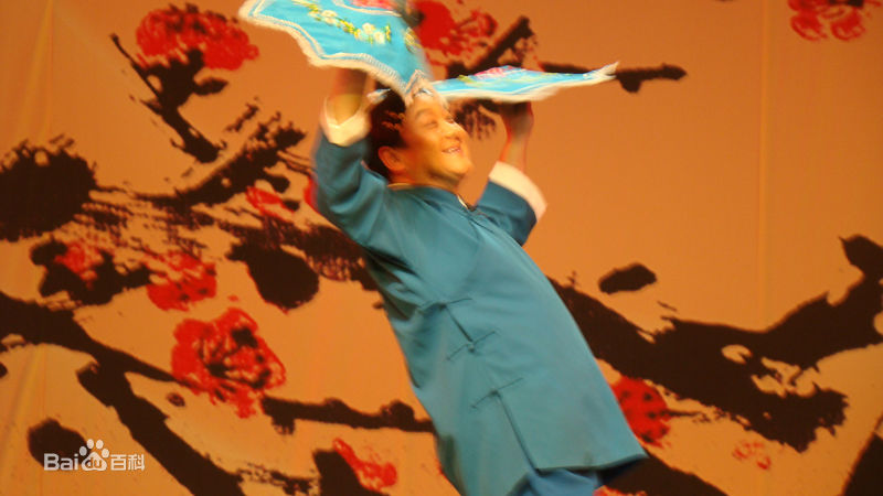 武利平舞台上的图片图册