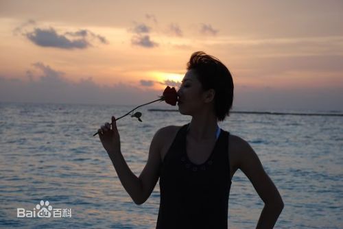 徐菁遥在马尔代夫图片图集