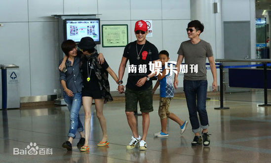 鲍莉郭京飞生活照