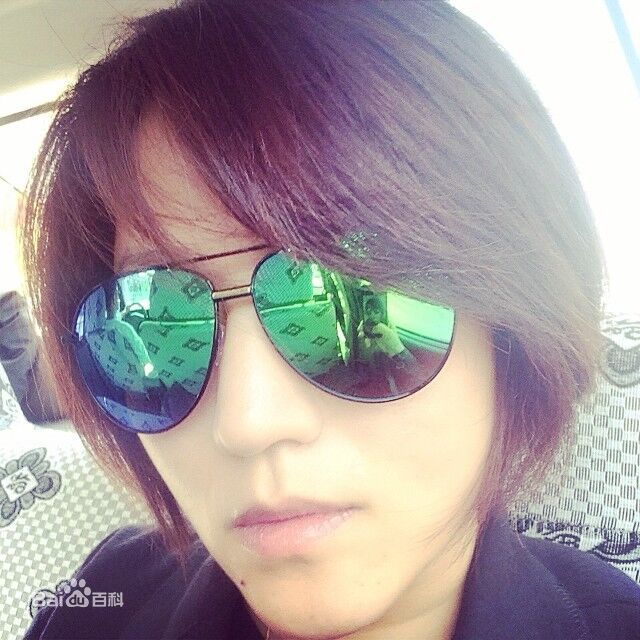 鲍莉个人照片素颜照壁纸