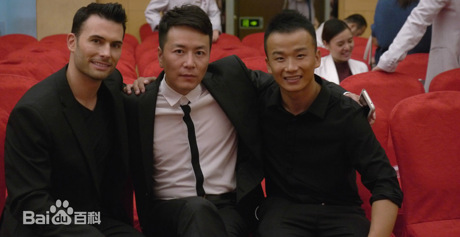 罗伟(Robert Gilabert Cuenca)在《历史永远铭记》发布会中的