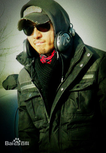 路云飞导演工作照性感图片图集