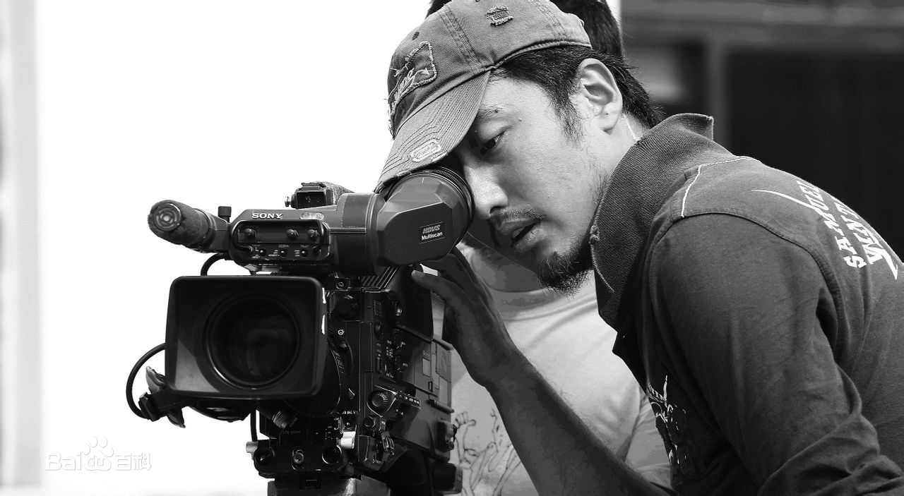 路云飞导演工作照性感图片图集