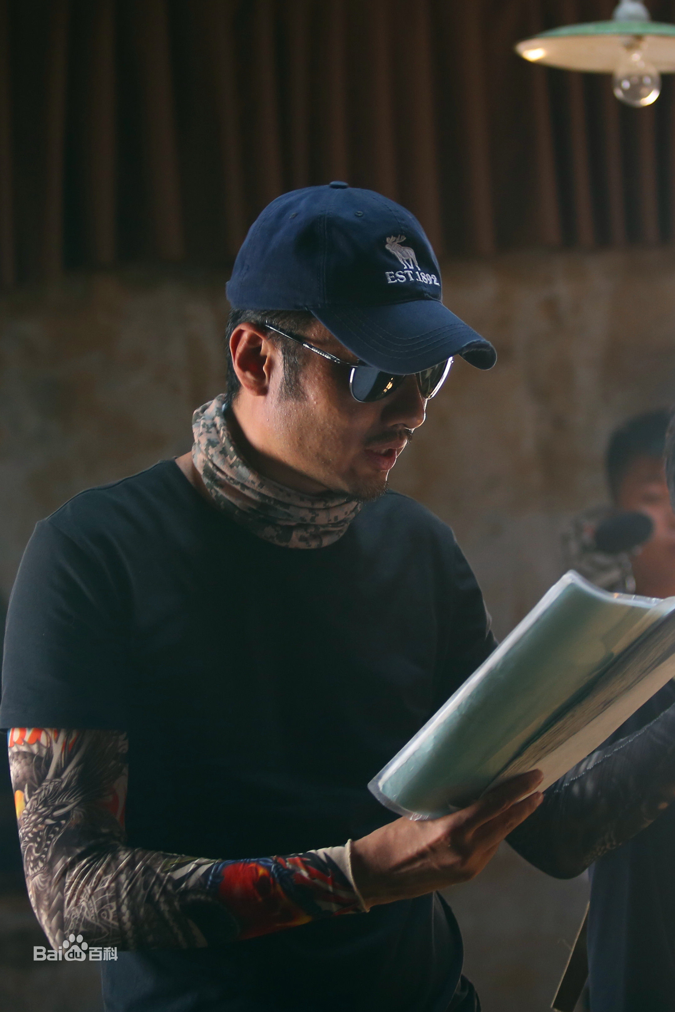 路云飞导演工作照性感图片图集