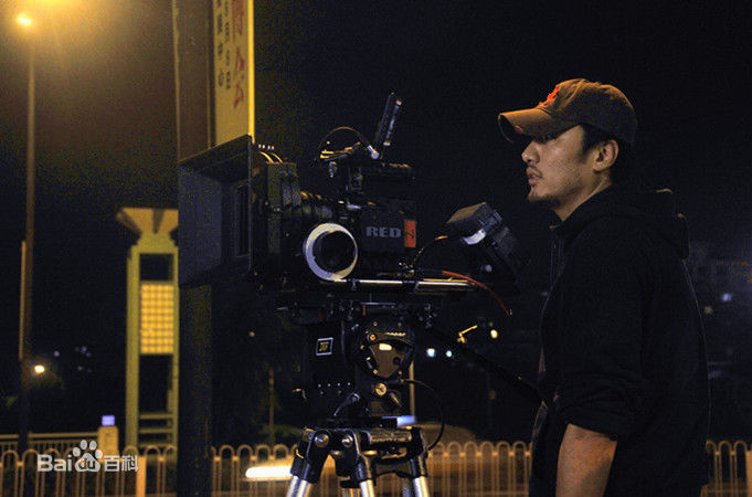 路云飞导演工作照性感图片图集