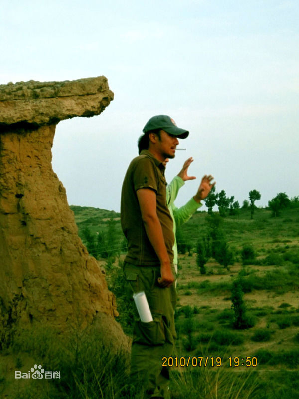 路云飞导演工作照性感图片图集