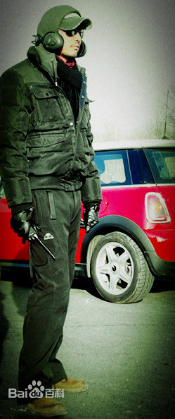 路云飞导演工作照性感图片图集