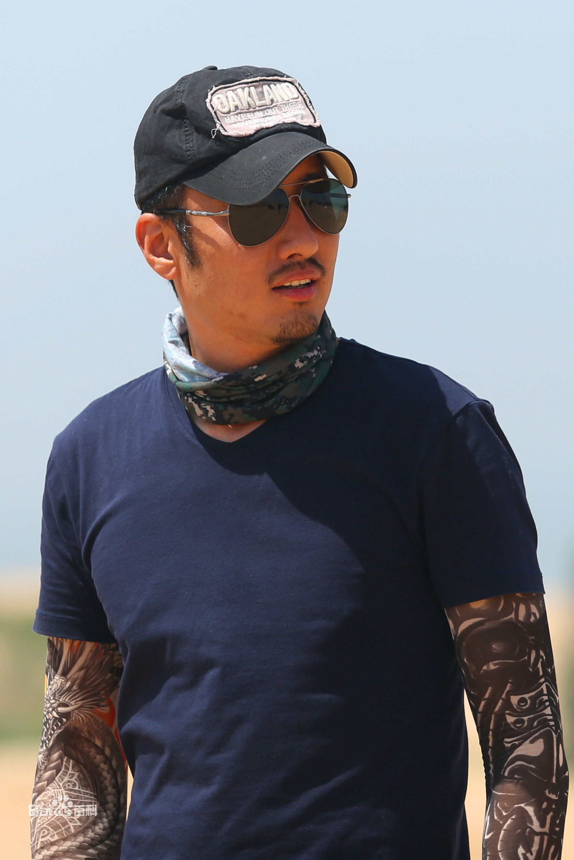 路云飞导演工作照性感图片图集