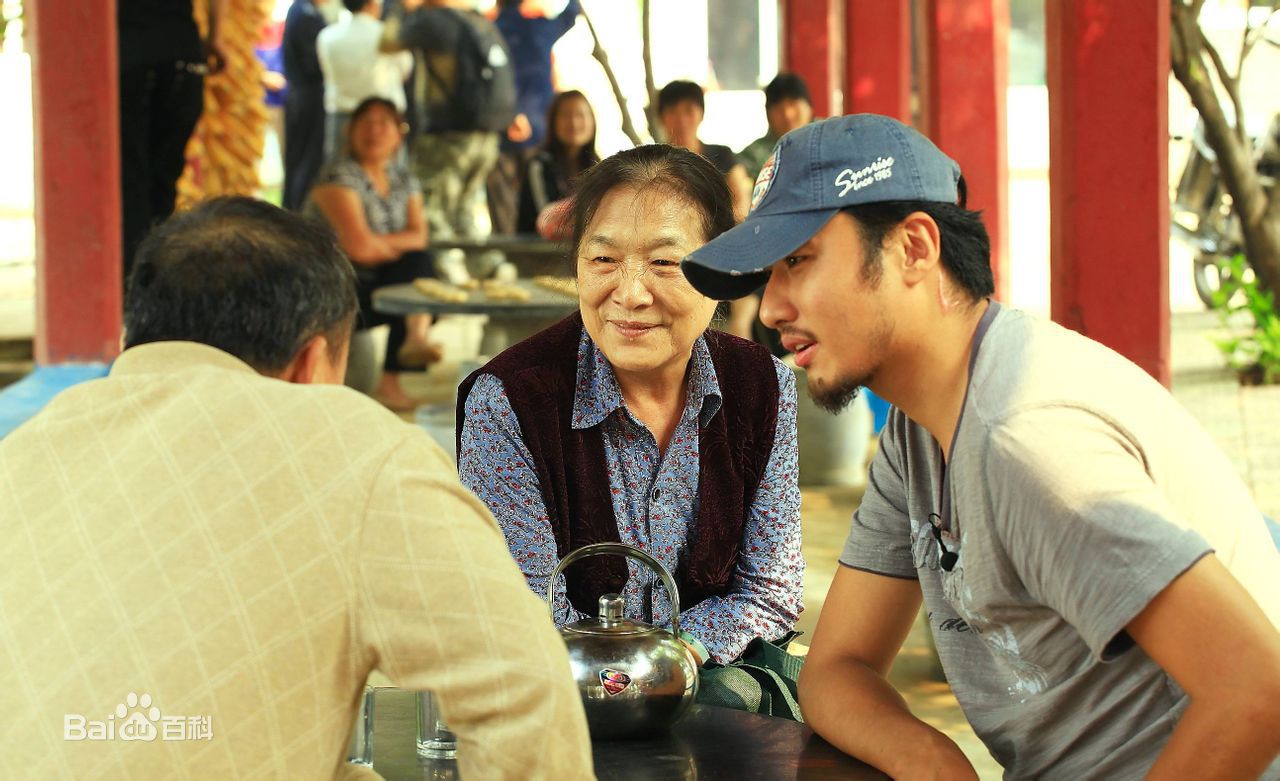 路云飞导演工作照性感图片图集