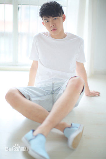 最全朱元冰(Ryan)在单曲《彩虹物语》中的相册