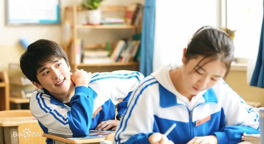 最新李兰迪在《你好，旧时光》余周周中的壁纸