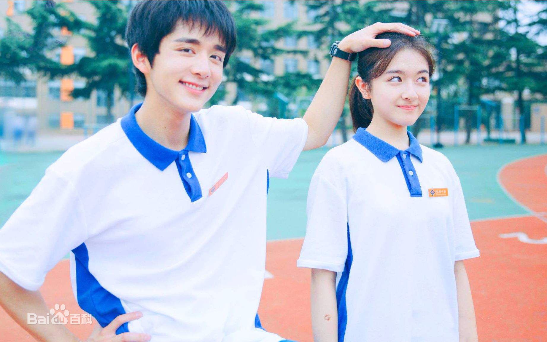 最新李兰迪在《你好，旧时光》余周周中的壁纸