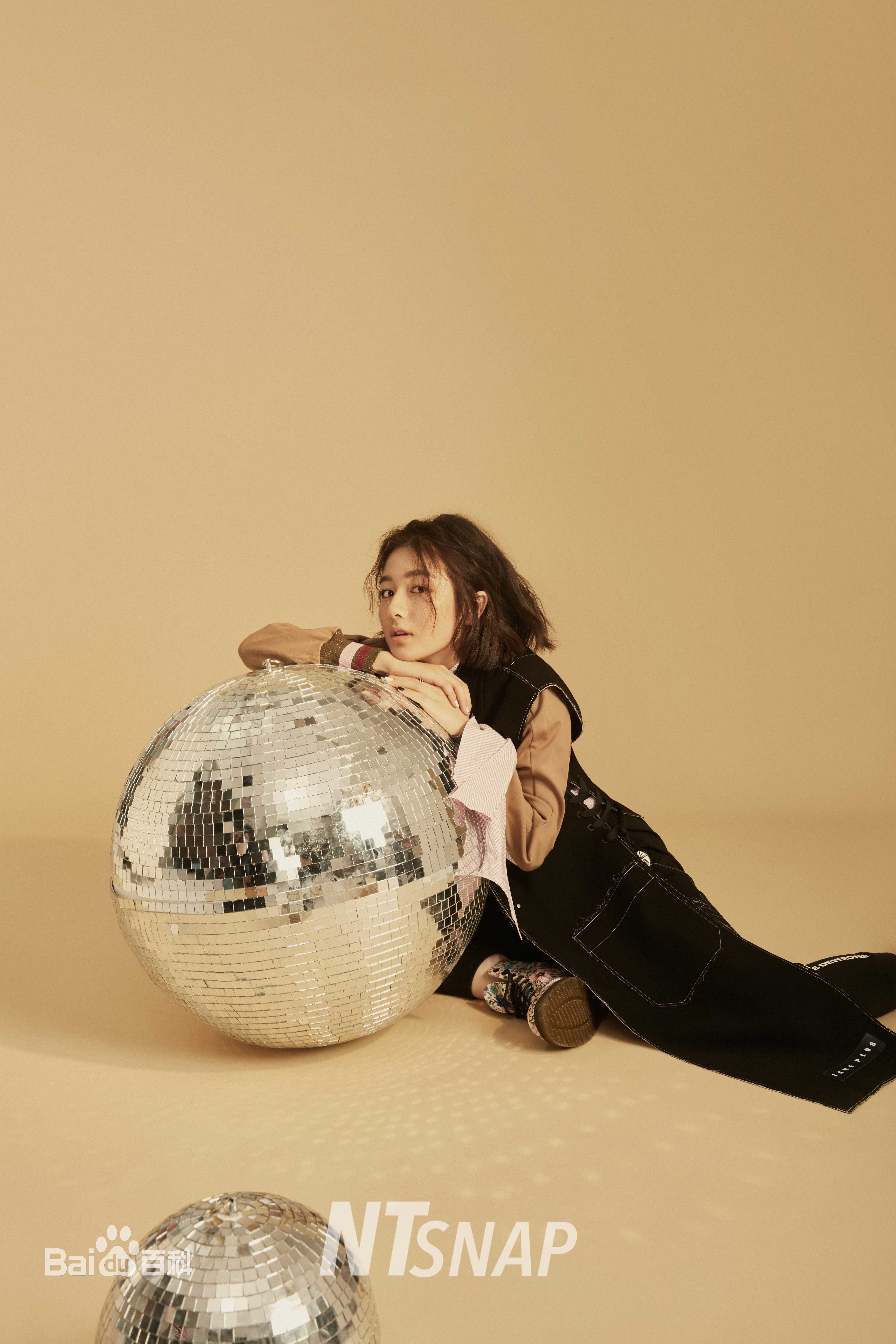 李兰迪在《NTsnap》时尚大片中的