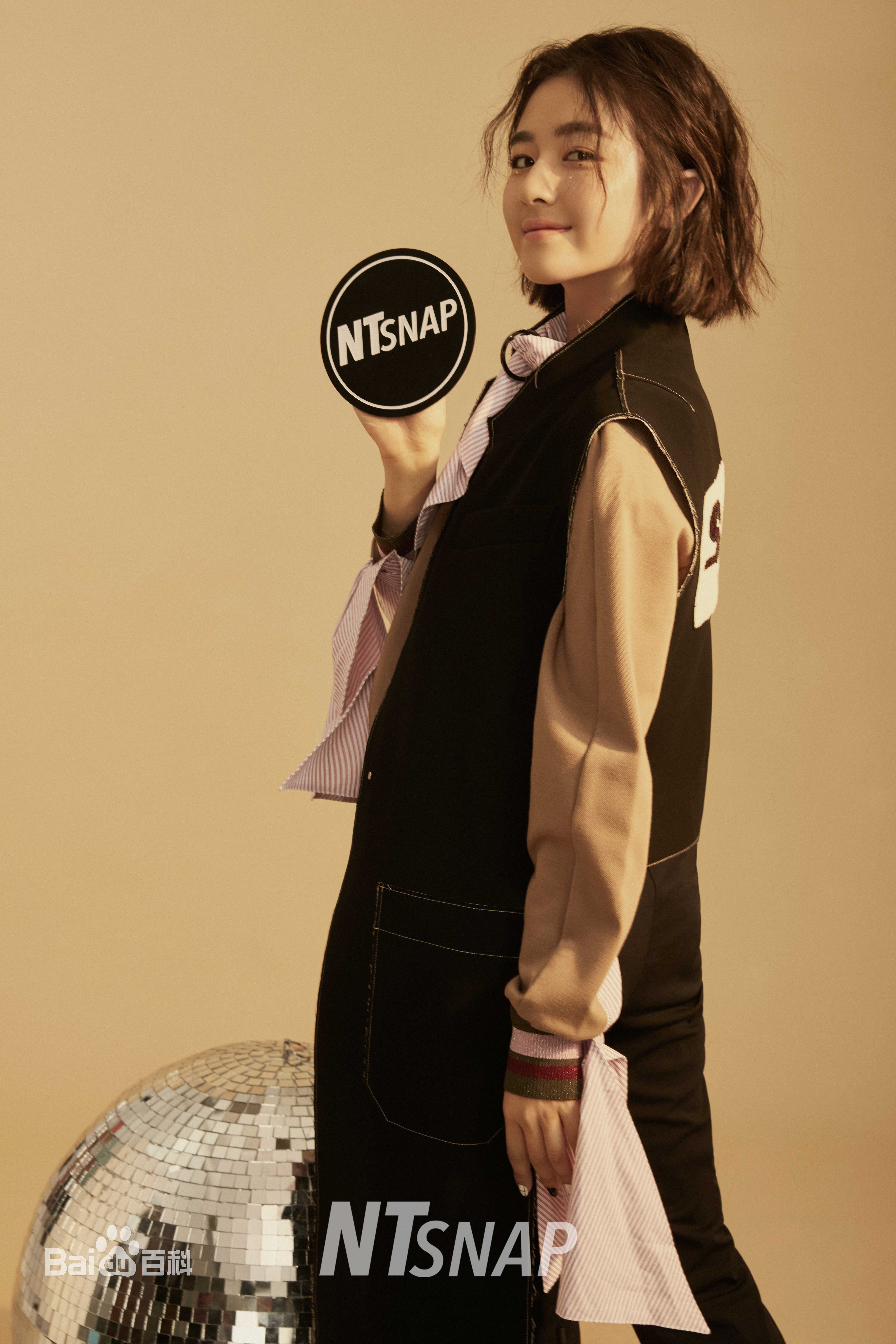 李兰迪在《NTsnap》时尚大片中的